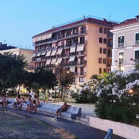 Stabiae Blu Apartment กาสเตลลัมมาเร ดิ สตาเบีย ภายนอก รูปภาพ